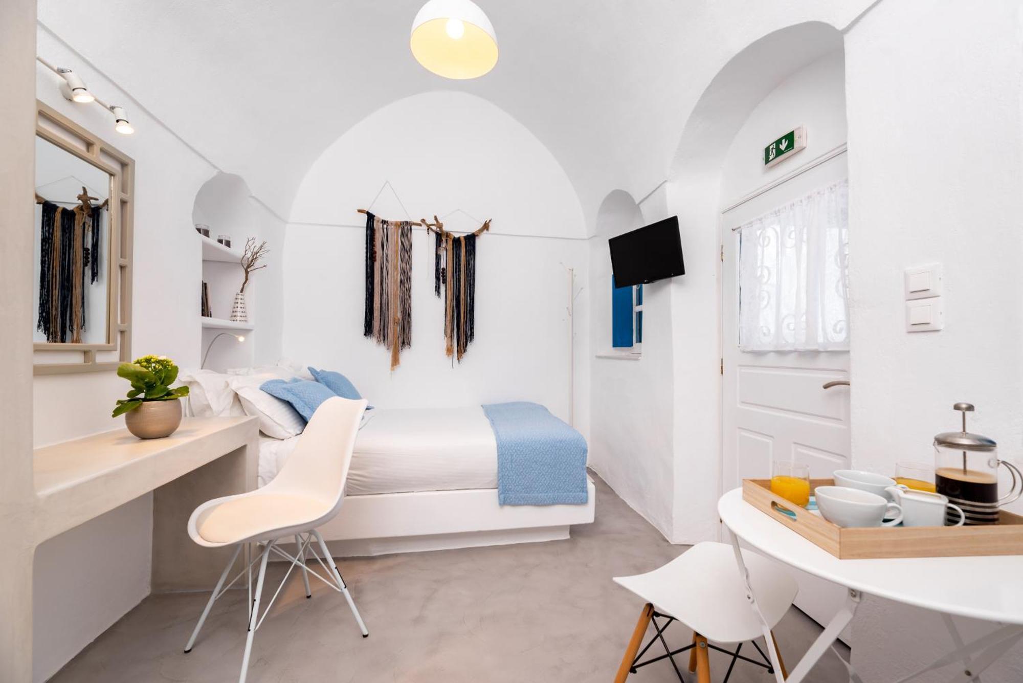 Whitewashed Guest house *